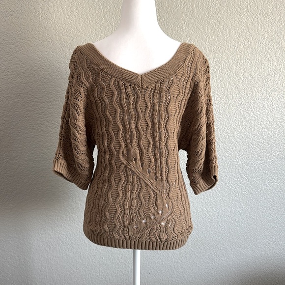 Copper Key Tan V-Neck Cable Knit Sweater - Picture 4 of 4
